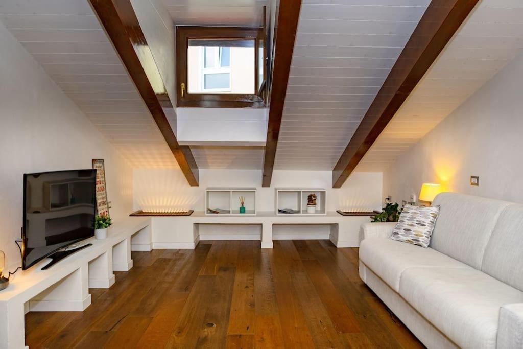 מילאנו Canonica Attic Apartment מראה חיצוני תמונה